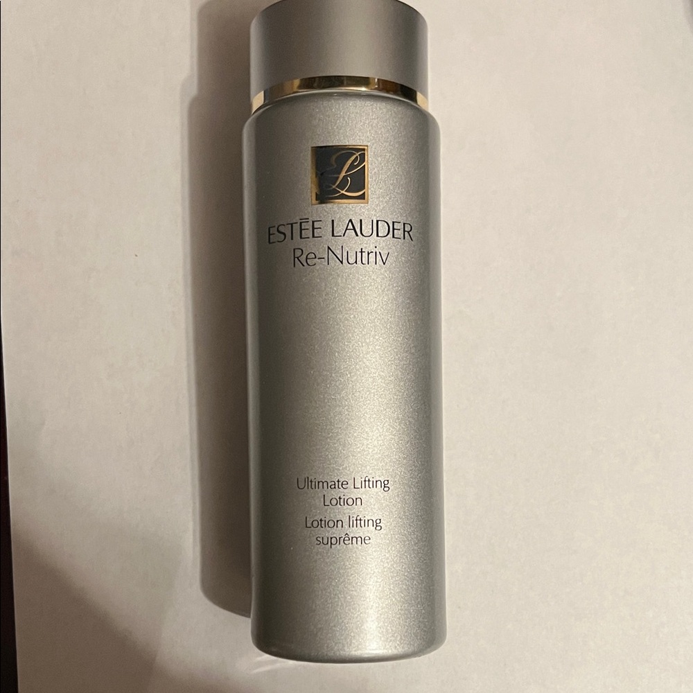 Estee Lauder Re-Nutriv Ultimate Lifting Lotion in Elegant Silver